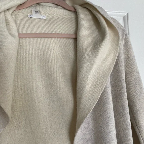 Marino & Cashmere blend hooded sweater - Picture 2 of 5